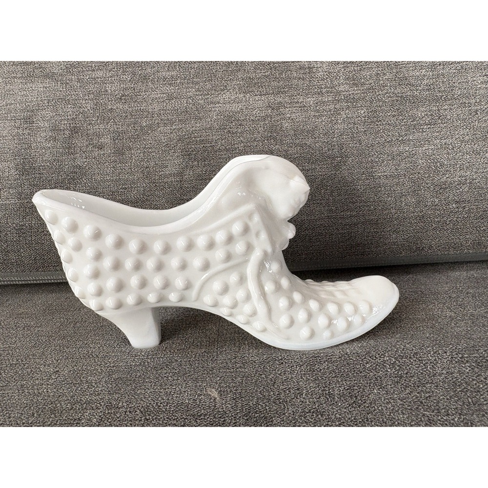 Fenton Art Glass White Milk Glass Hobnail Cat Head Slipper Shoe - Picture 3 of 7
